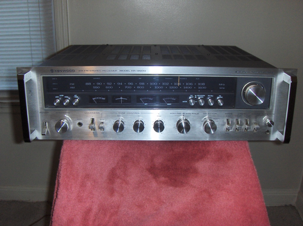 Vintage Audio - Inside a Kenwood KR-96Stereo Receiver - Audio