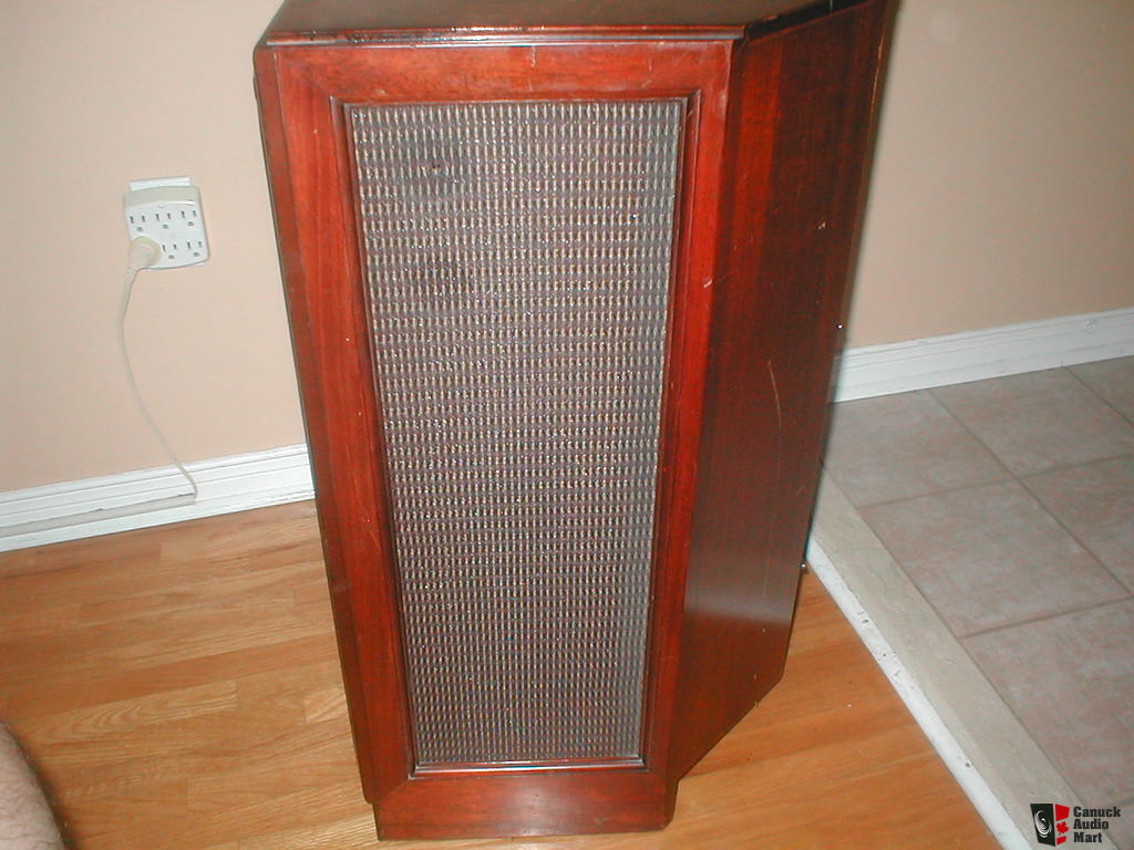 1003020-original-jensen-bl220-corner-speaker-cabinet.jpg