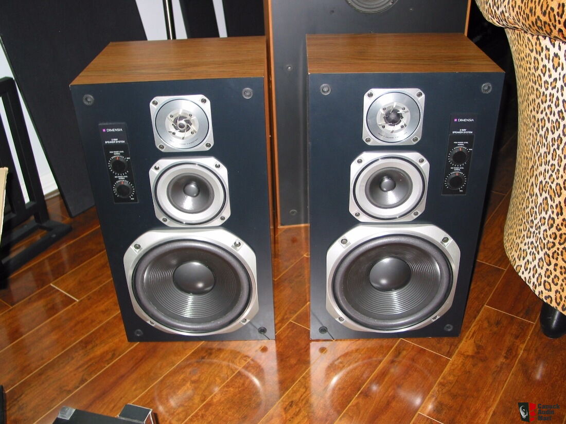 RCA Dimensia Speakers with stands