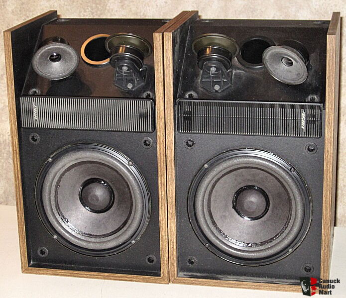 457900-vintage_pair_of_bose_301_series_ii_direct_reflecting_speakers.jpg