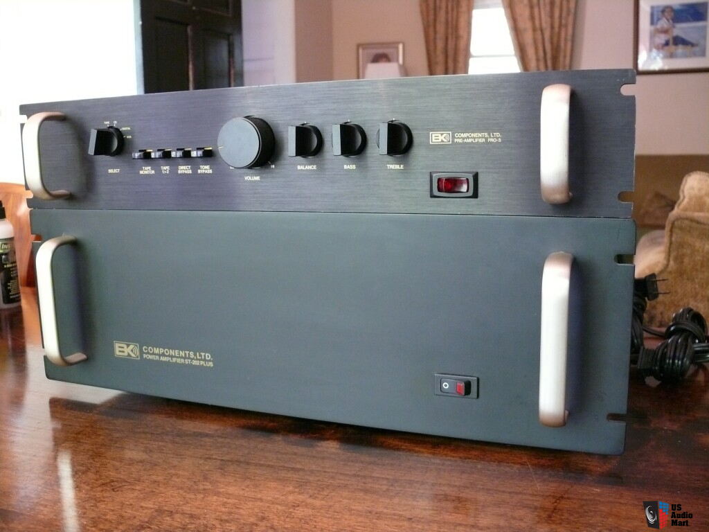 Pro 5 Preamp and 202 Plus Power Amplifier Photo #459583 - US Audio ...