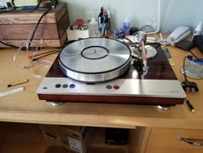 Luxman PD-310 with VS-300 vacuum disk stabilization belt drive