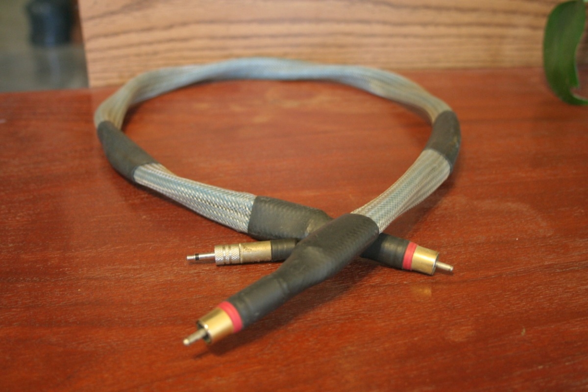 synergistic-research-resolution-reference-digital-1m-rca-175-for-sale