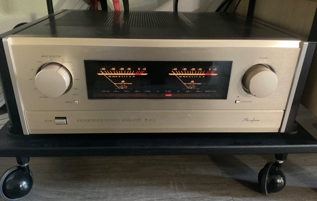 Accuphase E-405 インテグレーテッド ステレオ プリメイン アンプ SOLD