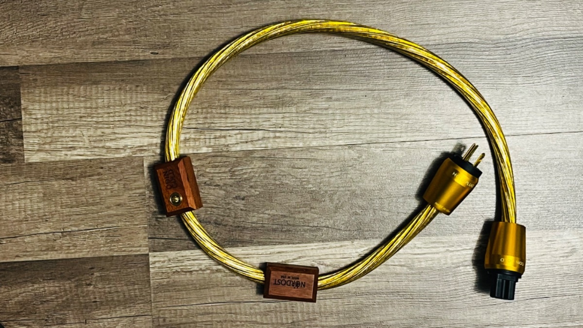NORDOST FLATLINE GOLD スピーカーケーブル中古です。 Used Nordost Flatline Gold Speaker cables for Sale | HifiShark.com