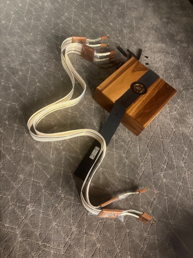 NORDOST FLATLINE GOLD スピーカーケーブル中古です。 Used Nordost Flatline Gold Speaker cables for Sale | HifiShark.com