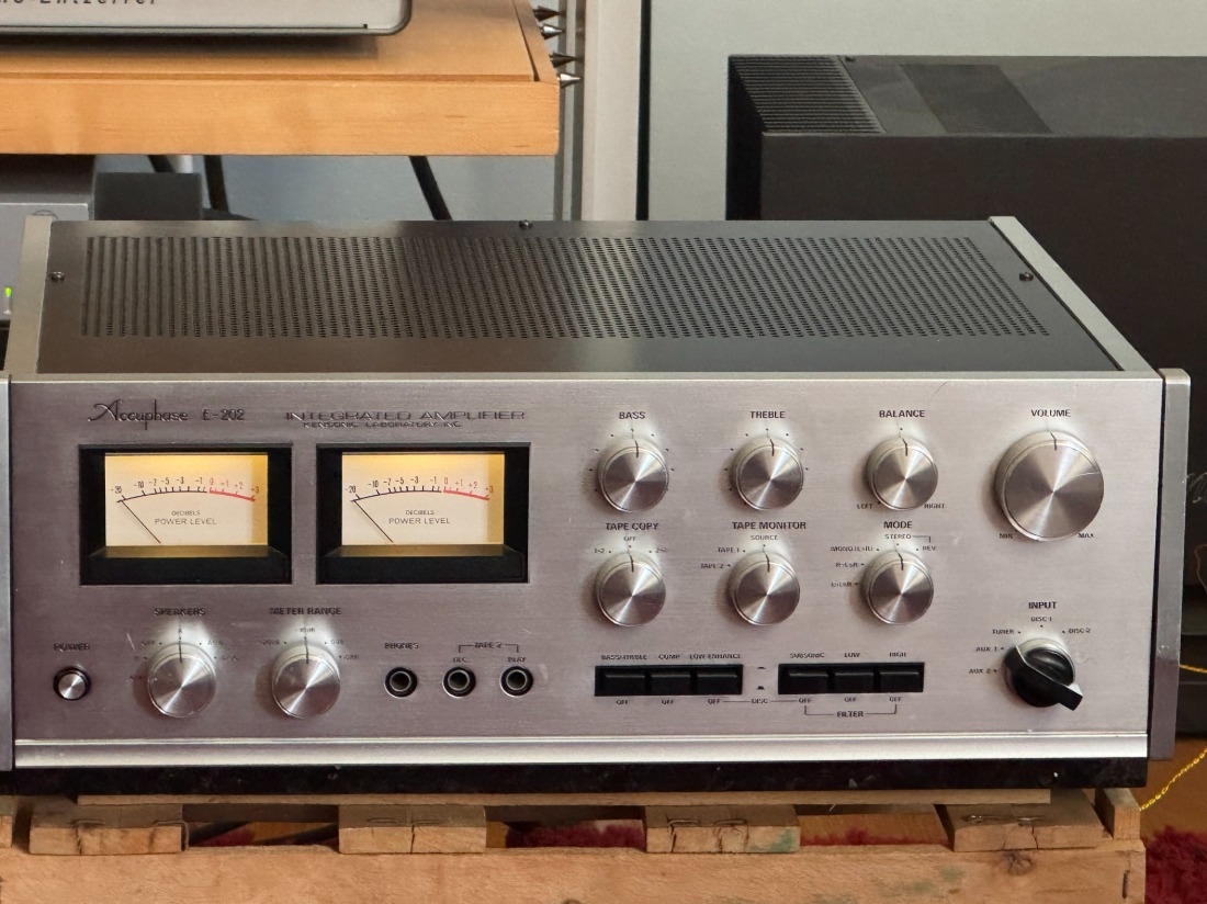 Used accuphase e 202 for Sale | HifiShark.com