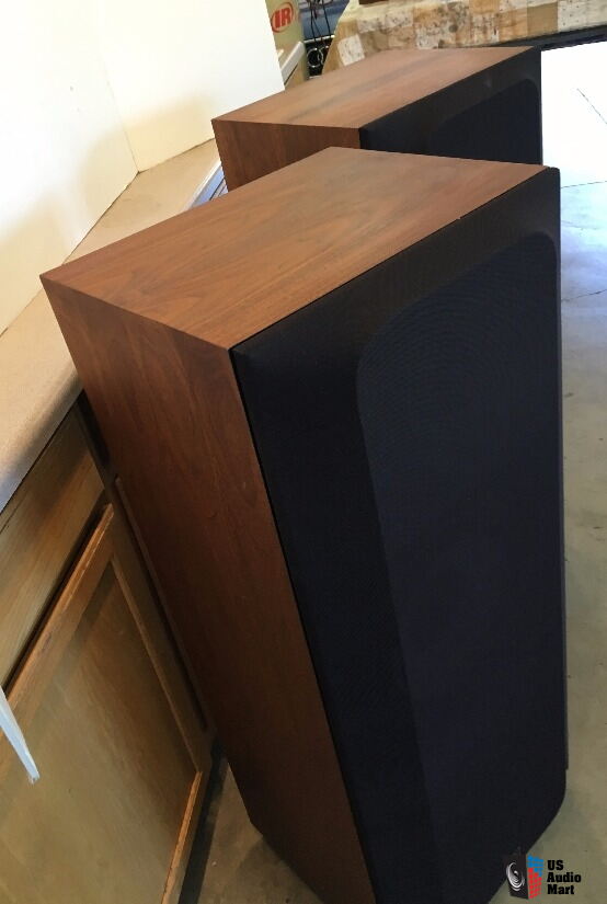 JBL L150 Speakers Walnut Precision Tested to Verify Superb Performance