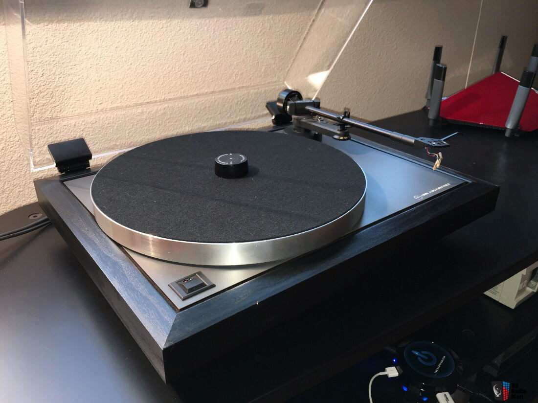 Linn Axis Turntable with Basik Plus Arm - PRICE Further REDUCED! Photo ...