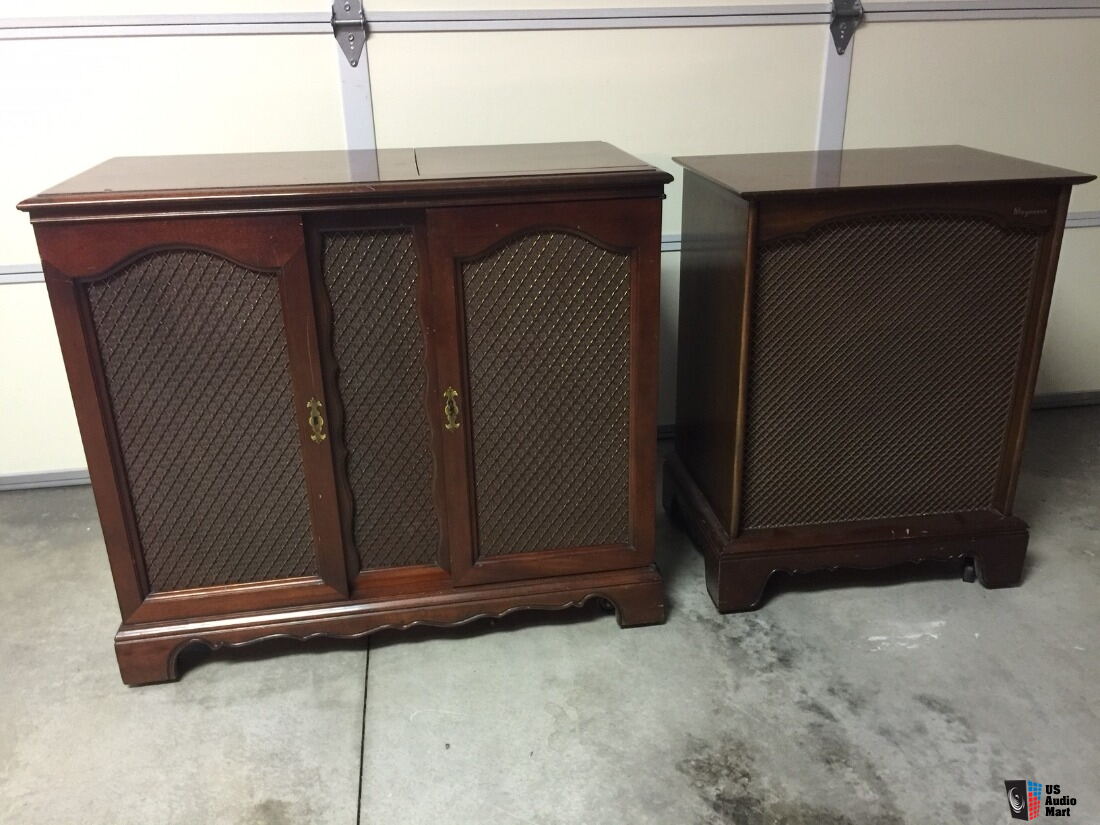 Magnavox Magnificent Brittany stereo tube console with cab, circa 1959