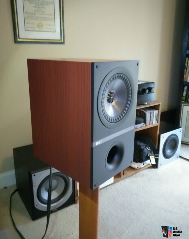 KEF Q300 Rosewood Bookshelf Speakers Photo #1728244 - US Audio Mart