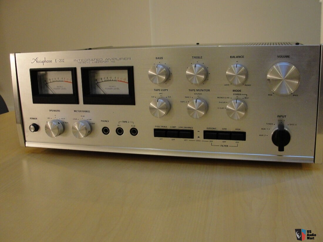 Accuphase E-202 Integrated Amplifier RESTORED--PRICE REDUCED!! For