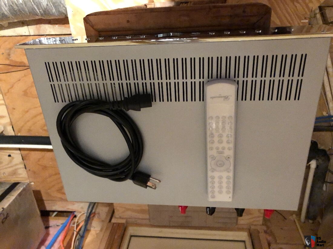 Burmester 051 Integrated - Mint - Cybor Monday Photo #2016563 - Canuck  Audio Mart