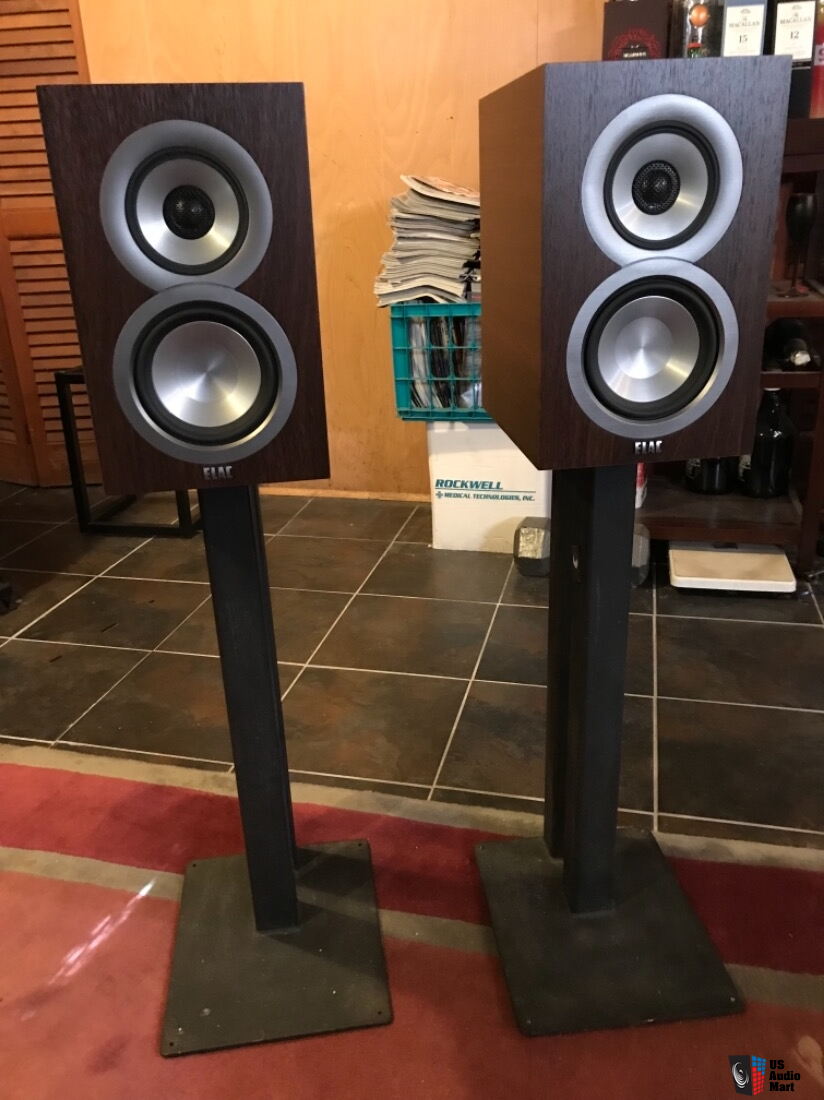 Elac Unifi ub5 bookshelf speakers with target stands Photo 2058482