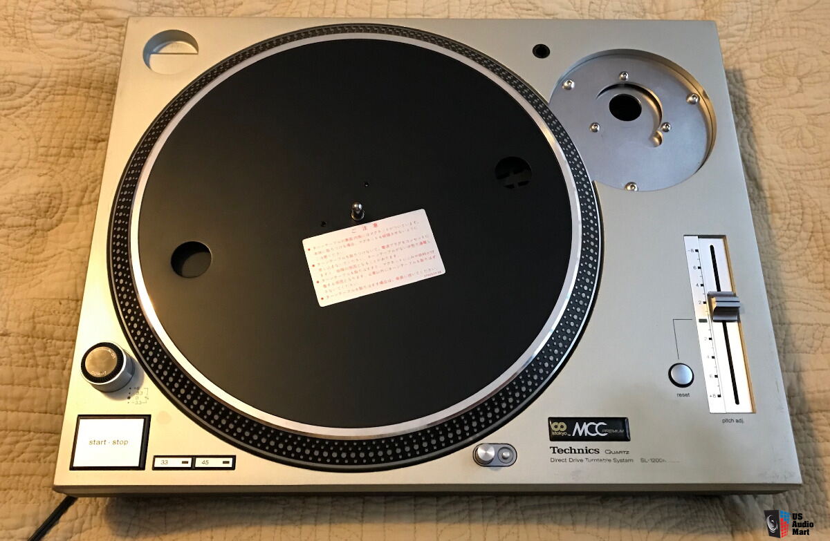 Technics SL-1200 MK3D with SoundSupports Rega Armboard Photo