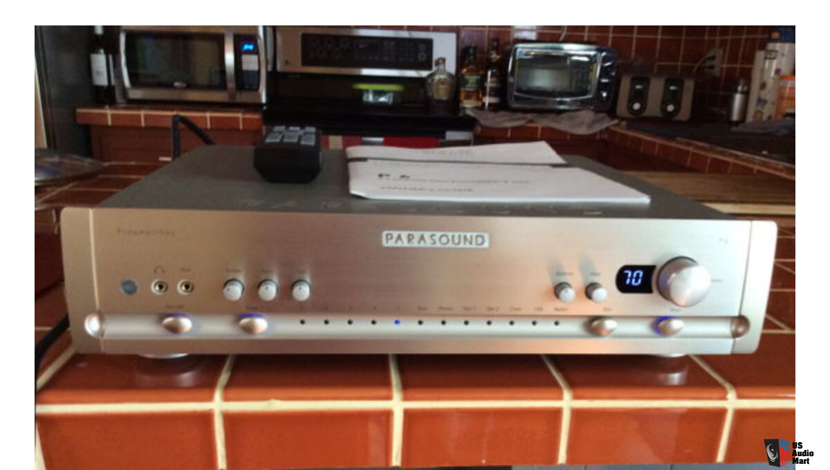 Parasound P6 preamp/DAC in black Photo #2304227 - UK Audio Mart