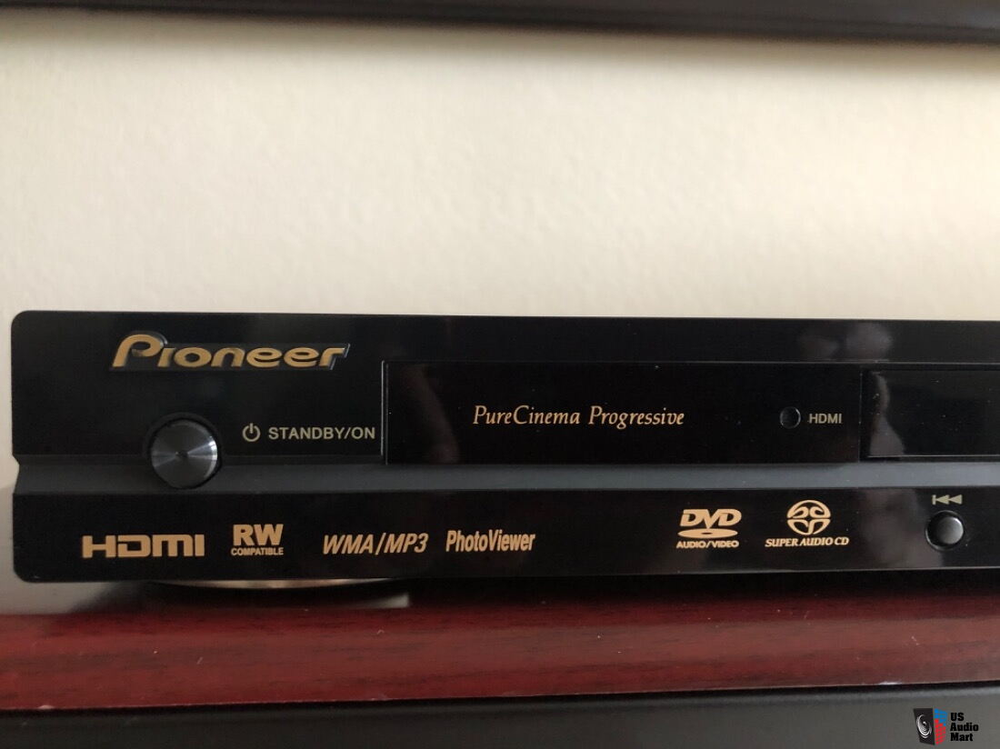 Slim-Line Pioneer Elite DV-46AV DVD, SACD and CD-Player /No remote
