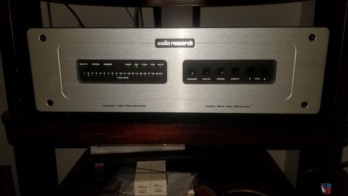 AUDIO RESEARCH SP16L état superbe avec télécommande