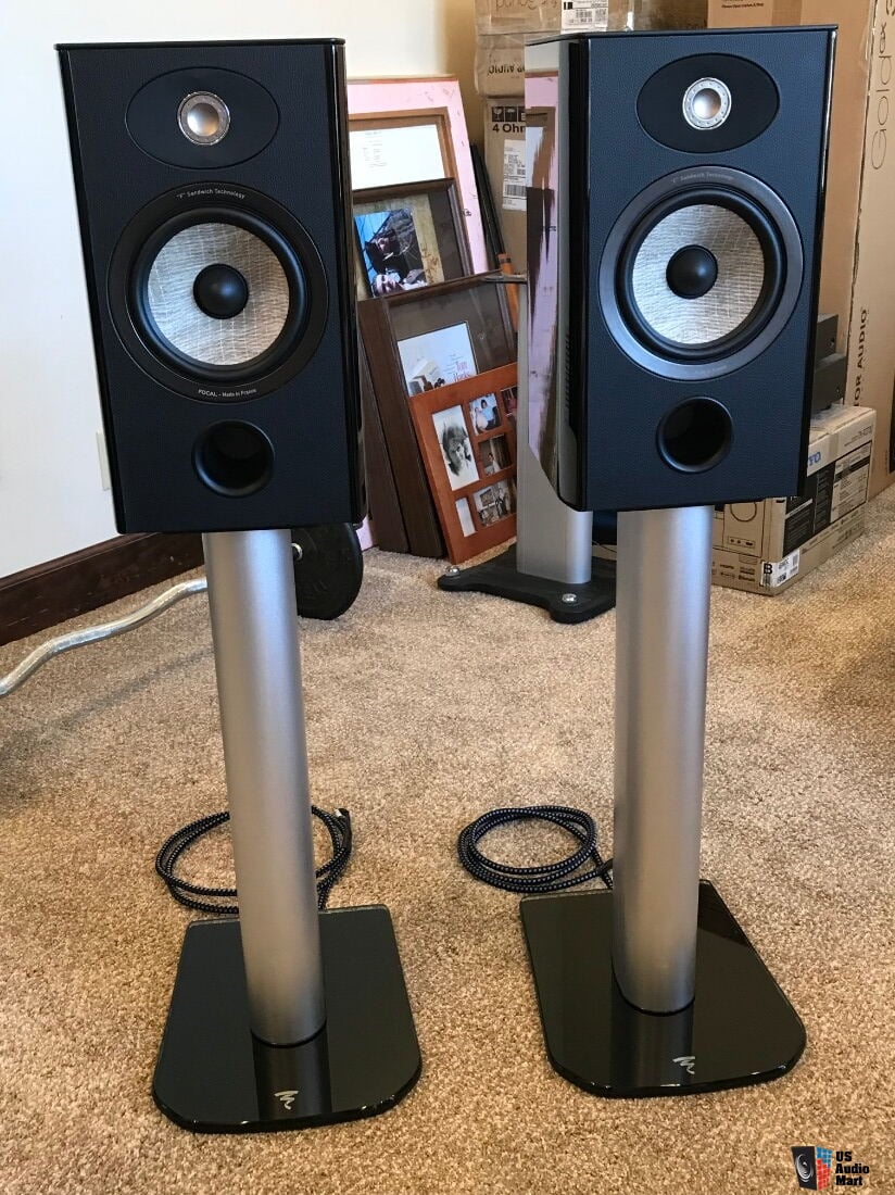 Focal Aria 906 Black Gloss with matching S900 stands Photo