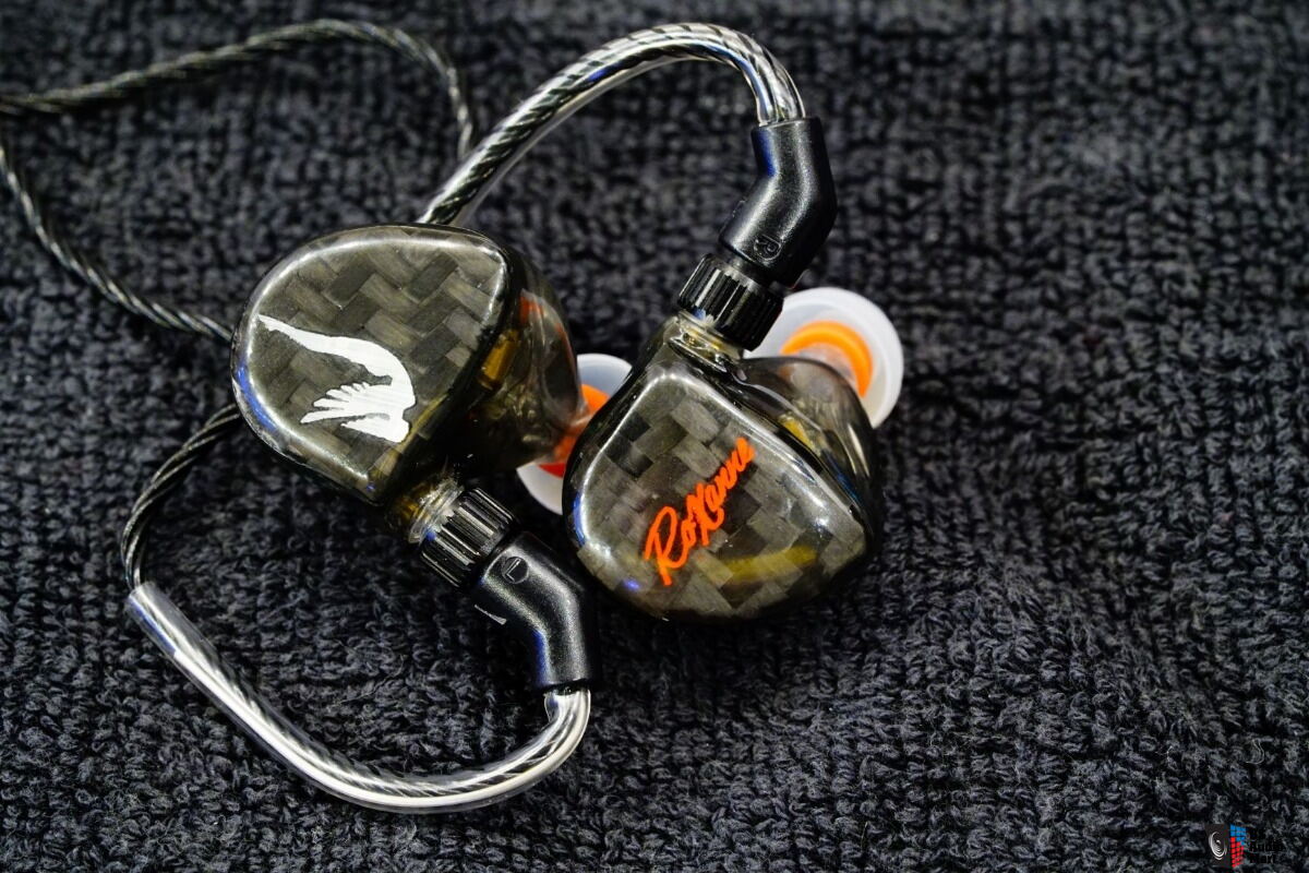 JH Audio Roxanne IEM - 12 Driver Flagship IEM Universal Photo