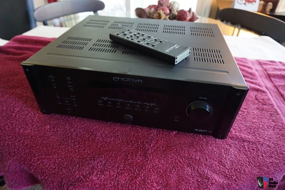 Emotiva Audio XSP1 Gen 2 Balanced Preamplifier Photo 2772365 UK