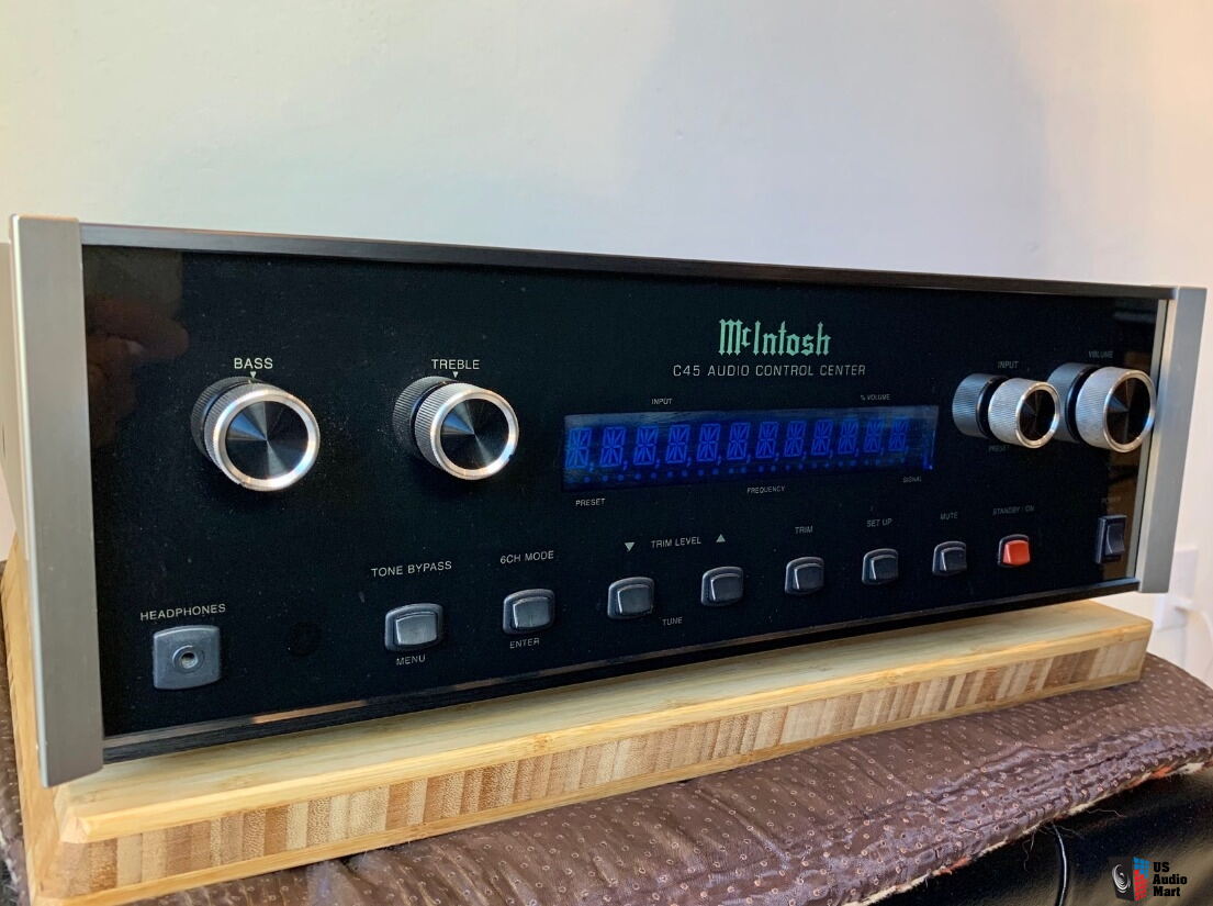 McIntosh C45 preamplifier with phono Photo #2950594 - US Audio Mart