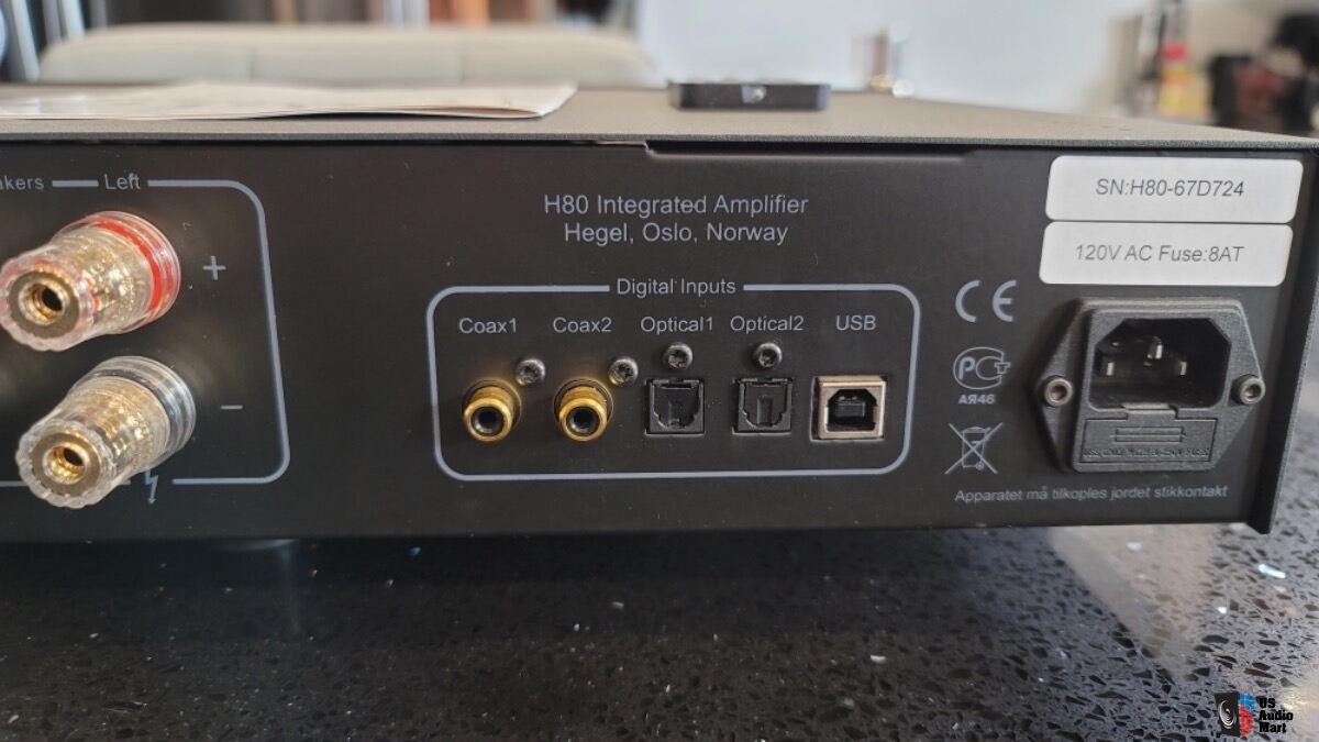 Hegel H80 Integrated Amplifier with line output jacks (Black