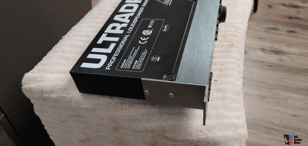 Behringer Ultracurve Pro DCX2496 Electronic Stereo Crossover 3way and