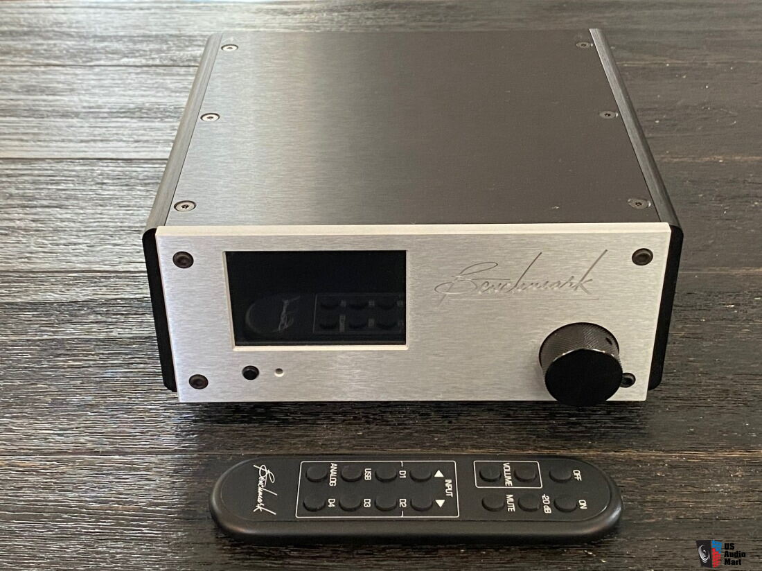 Benchmark LA4 Line Amplifier Photo #3503093 - Canuck Audio Mart