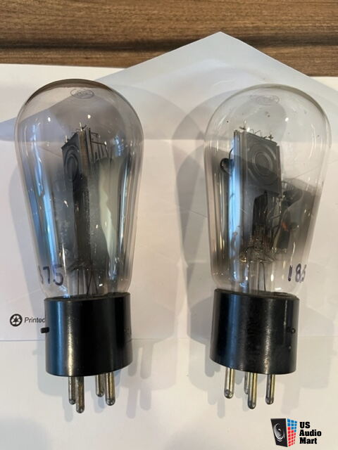 Paire équilibrée étroitement assortie ballon RCA UX-245 GLOBE 45/145