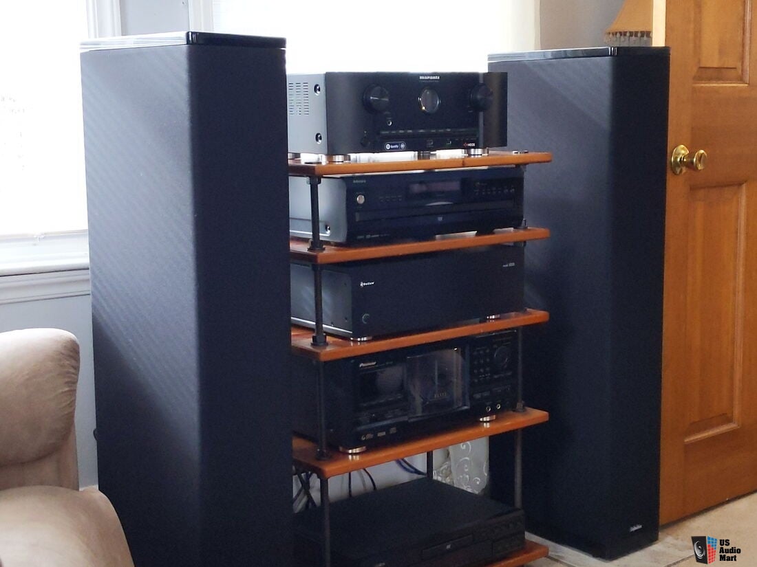 Definitive Technology Bp2002 Powered speakers in Fantastic condition ...