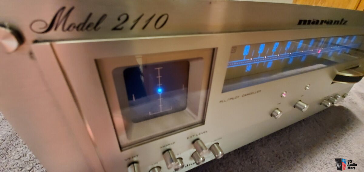 Marantz 2110 Tuner Vintage, w Oscilloscope, PRISTINE Condition
