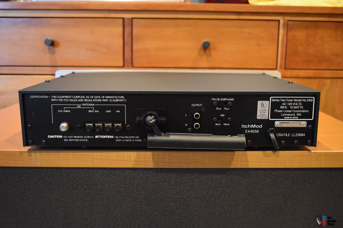 Phase Linear Model 5100 Series Two Digital Synthesized AM FM Tuner