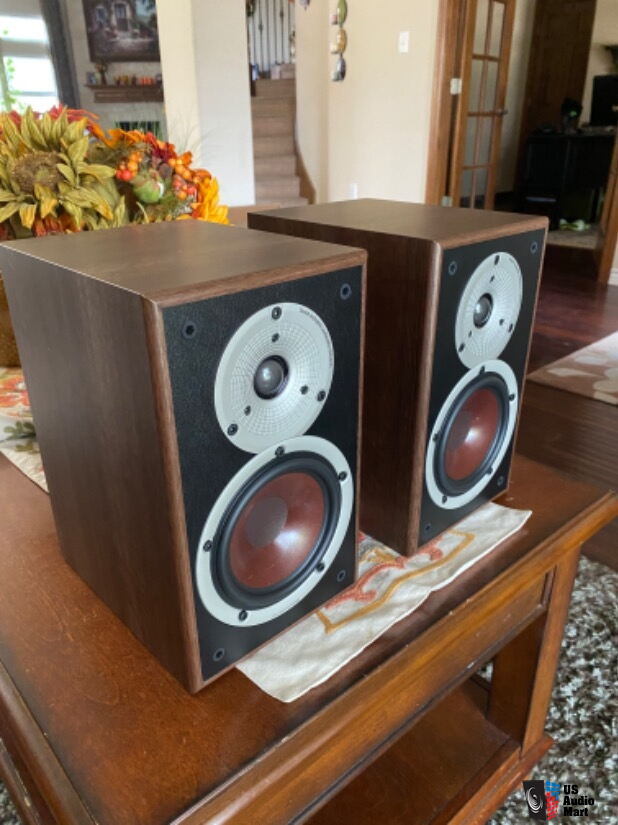 Dali Spektor 2 speakers like new, in dark wood colour Photo #1818558 - US  Audio Mart