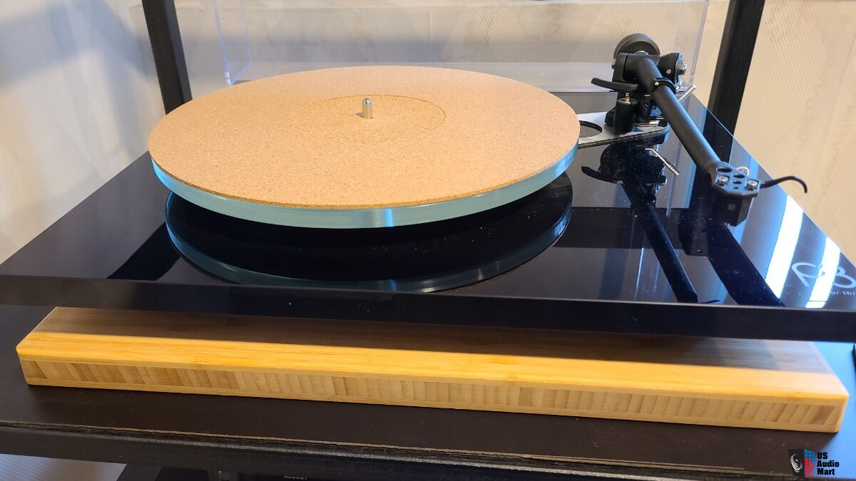 Rega Planar 3 turntable with Groovetracer subplatter, Mint condition. L ...