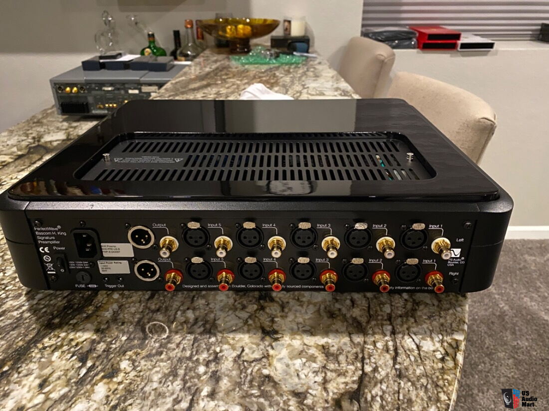 Ps Audio BHK Signature preamp with Synergistic Research Purple Fuse