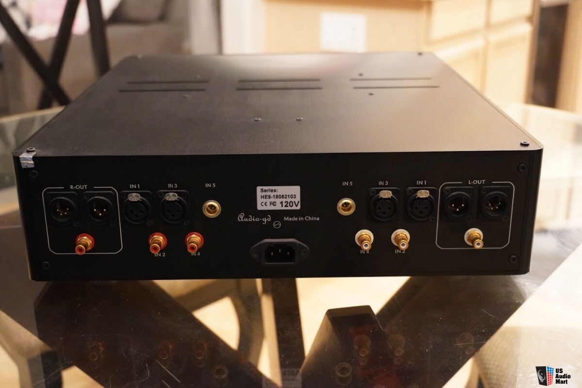 AudioGD HE9 preamplifier and headphone amp with regenerative power