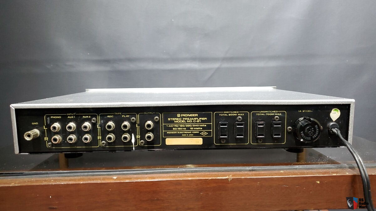 Pioneer Preamplifier C-21 Stereo Power Amplifier M-22 (Read