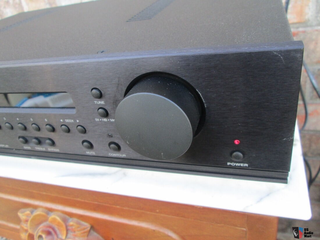 Anthem TLP1 Preamplifier/tuner with Sub out and crossover Photo