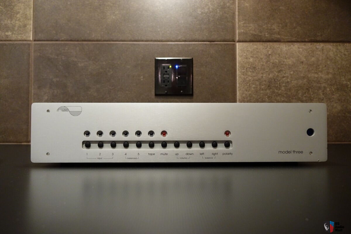 Muse Electronics Model Three Preamplifier with Original Remote Control ...