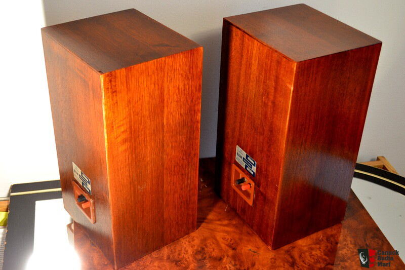 floorstanding speakers