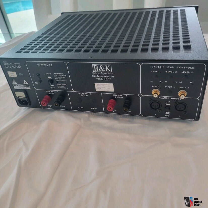 B&K Reference 2220 Power Amp. 220 WPC Into 8 Ohms And 350 WPC Into 4 ...