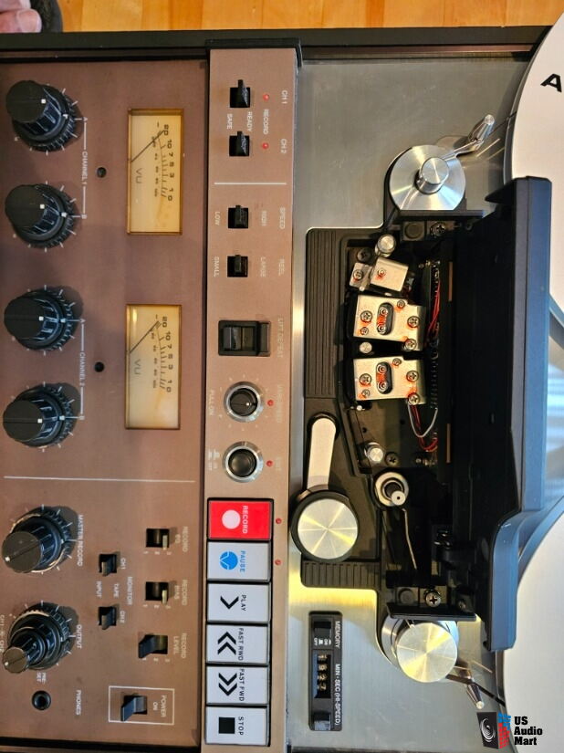 Ampex ATR-700 2 track Reel to Reel Tape Recorder 7.1/2 & 15 ips