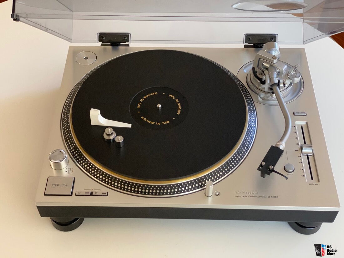 Technics SL-1200G turntable - Made in Japan with extras For Sale 