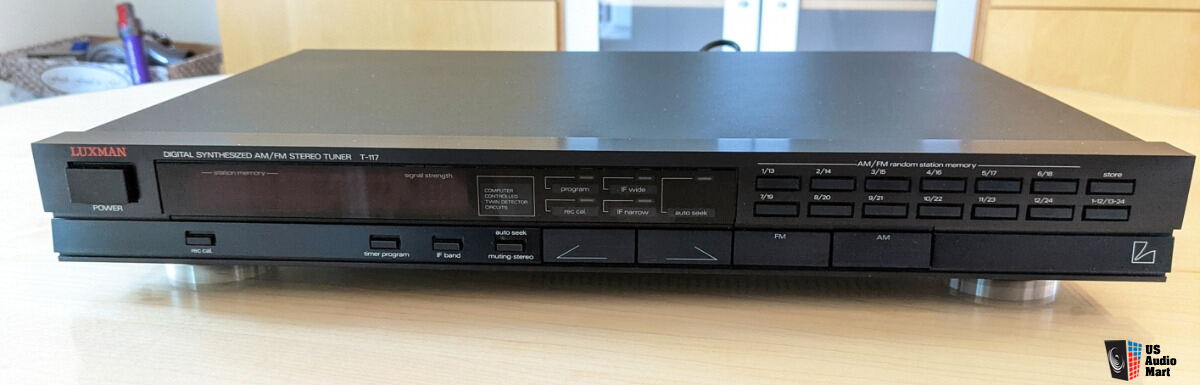 Luxman T-117 AM/FM Tuner - Mint For Sale - US Audio Mart