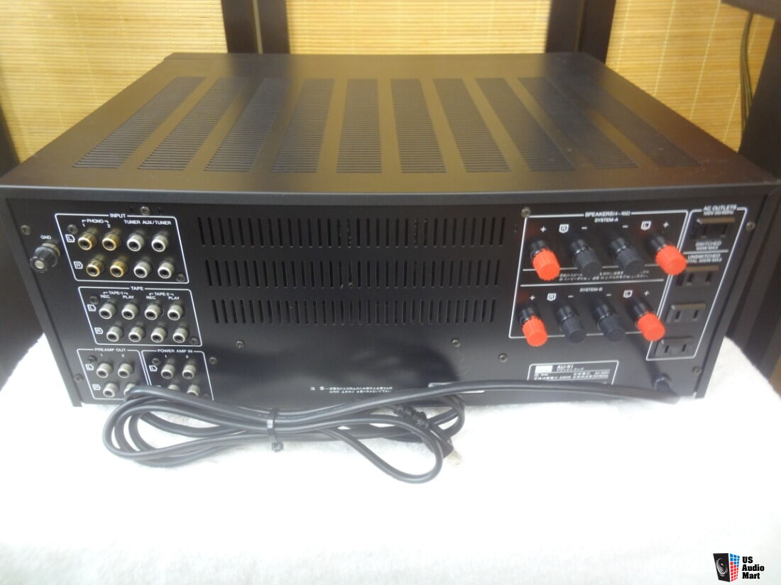 Vintage Sansui AU-X1 super integrated amplifier with LAPT 