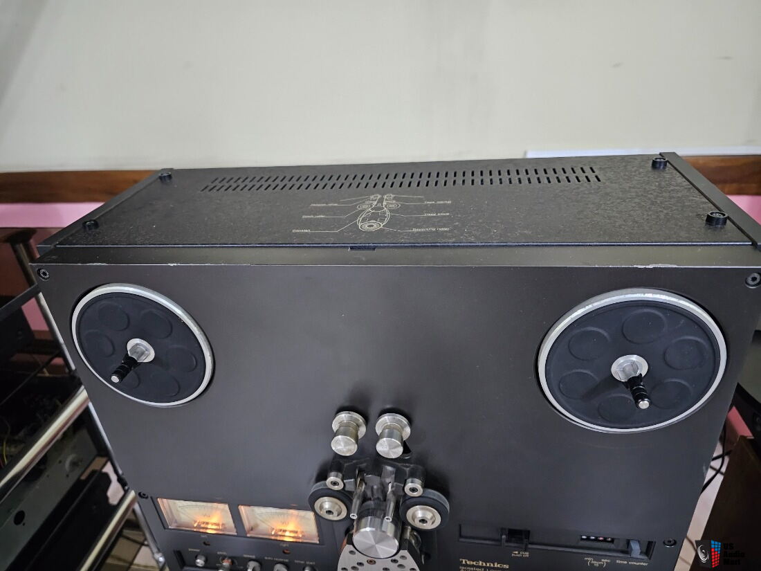 Technics RS-1700 reel to reel tape recorder in the Museum of MAgnetic Sound  Recording