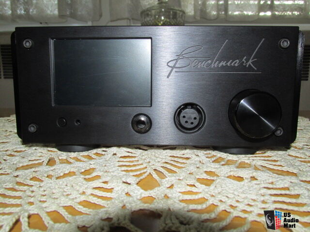 Benchmark HPA4 Headphone/ Line Amplifier Photo #4763235 - Canuck