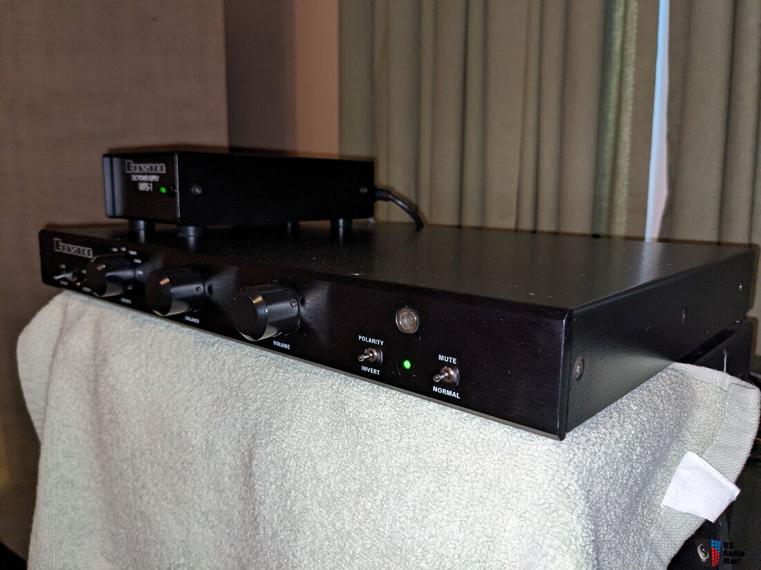 Bryston BP25 preamp, MPS-1 power supply and remote control, fully 