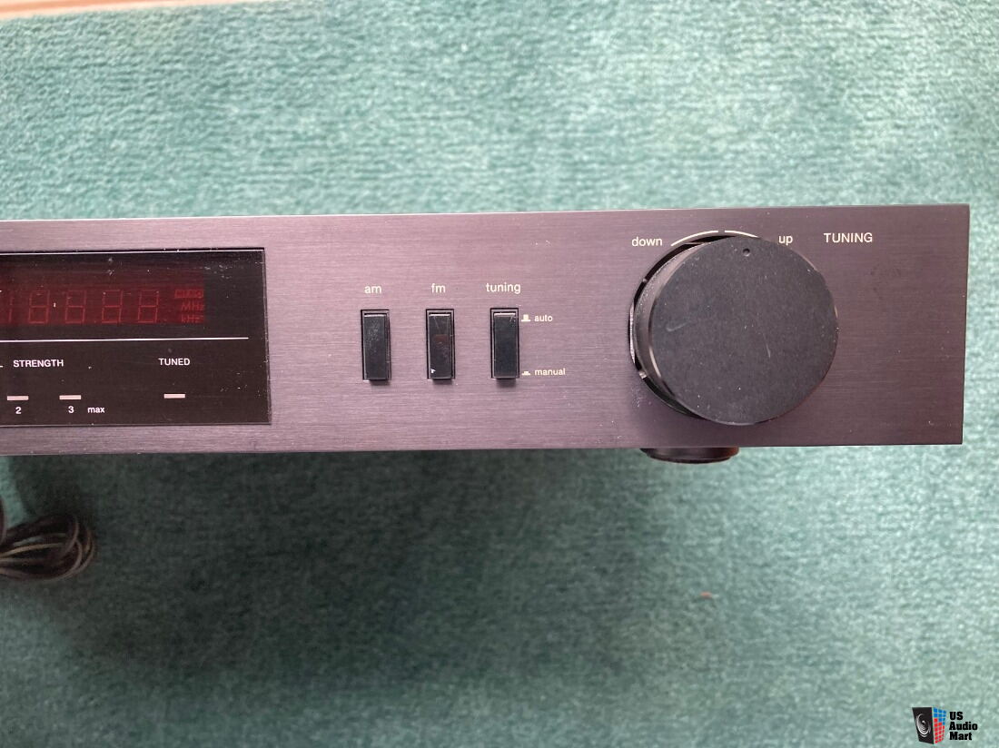 Harmon Kardon Tu912 Digital Synthesized Quartz Lock Tuner Photo